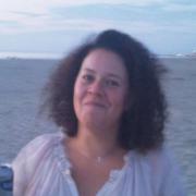 helderziende Esther- Hallo lieve mensen.
Mijn naam is medium Esther. Vanaf kleins af aan ben ik heldervoelend en helderwetend medium. Ben heel hoogsensitief en kan via energie me afstemmen op andere mensen. Ik werk met duidelijke vragen en namen. Kan ook op situaties invoelen en werk met name met de lenormandkaarten. Nieuwsgierig geworden. Probeer het gerust uit. Heel graag tot horens, Medium Esther. Helderzienden staan voor u klaar als u het even niet meer zitten of als u gewoon een luisterend oor zoekt. Onze professionele consulenten en helderzienden zijn op hun eigen bijzondere specialiteiten gescreend en getest. U kan bij ons terecht voor  spiritueel en betrouwbaar advies. 